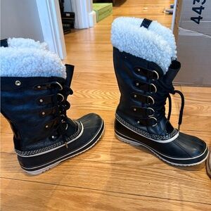 Sorel Black and Cream Winter Boots